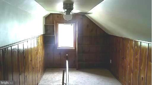 HAMPSHIRE KNOLLS - Residential