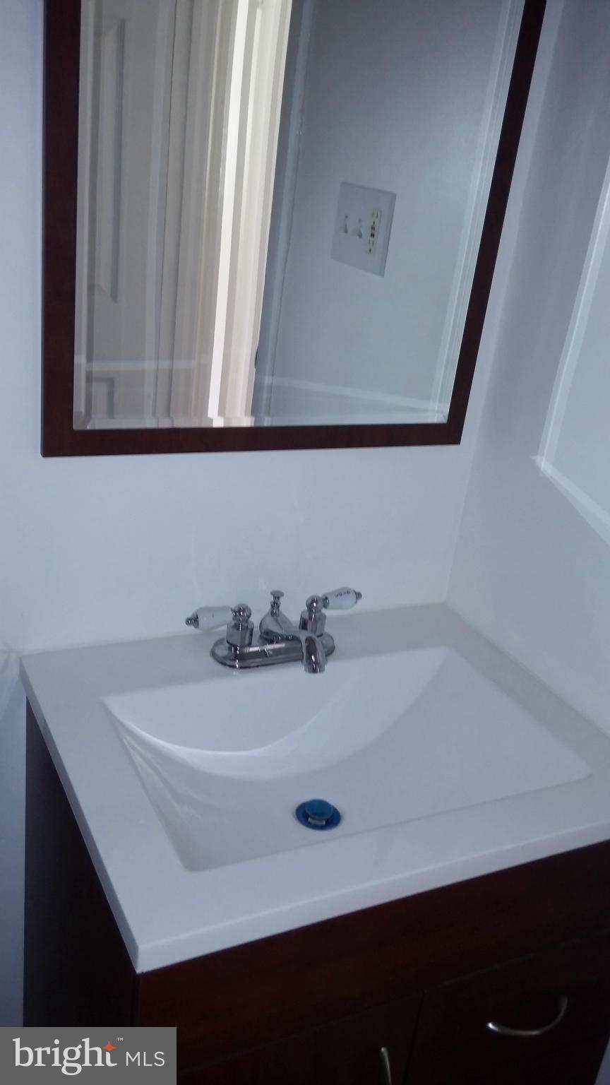 HAMPSHIRE KNOLLS - Residential