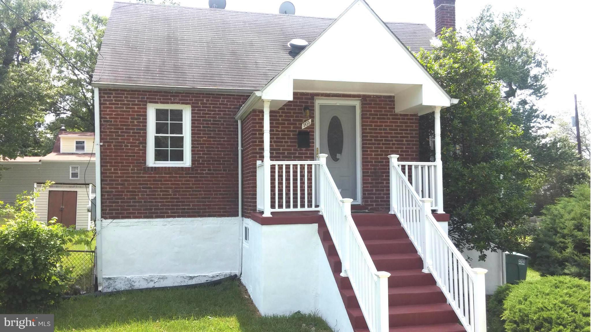 HAMPSHIRE KNOLLS - Residential