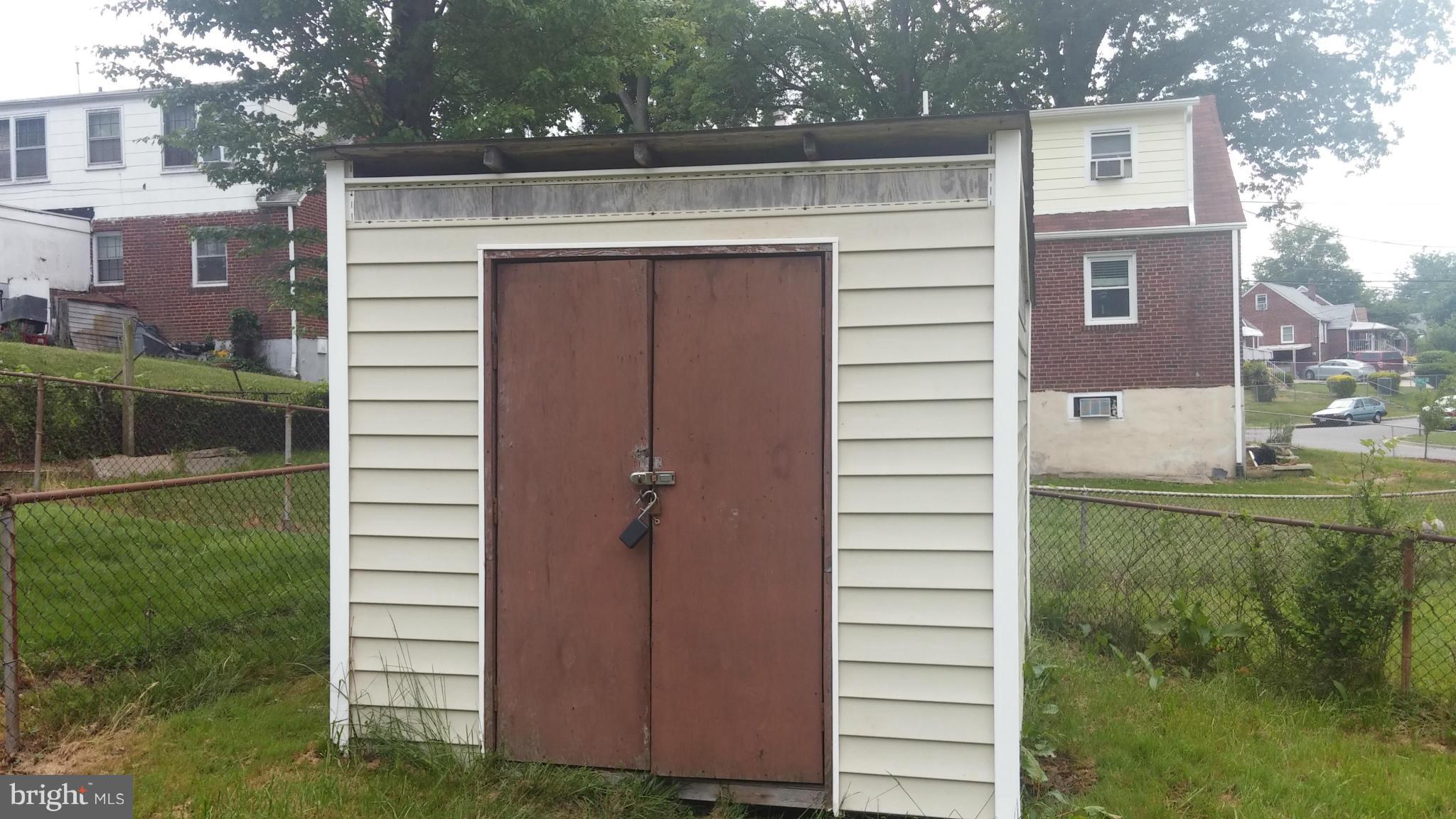 HAMPSHIRE KNOLLS - Residential