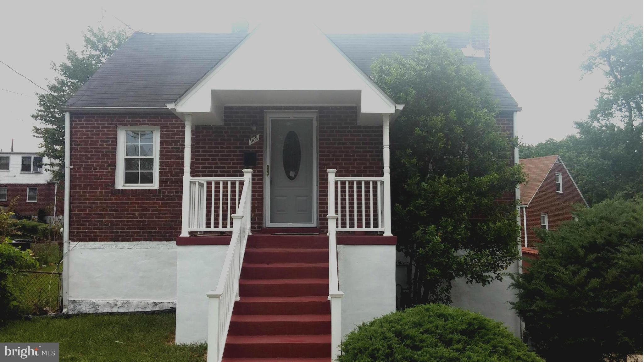 HAMPSHIRE KNOLLS - Residential