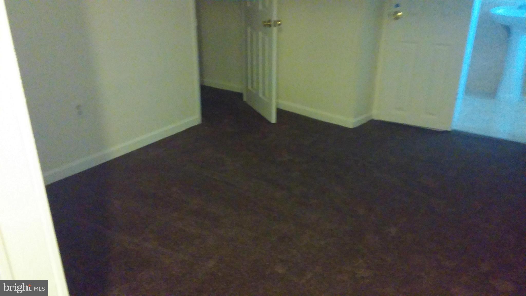 HAMPSHIRE KNOLLS - Residential