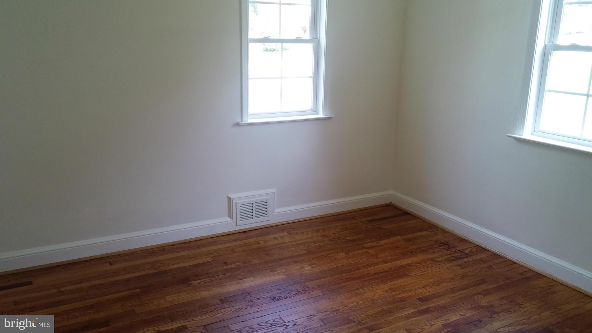 HAMPSHIRE KNOLLS - Residential