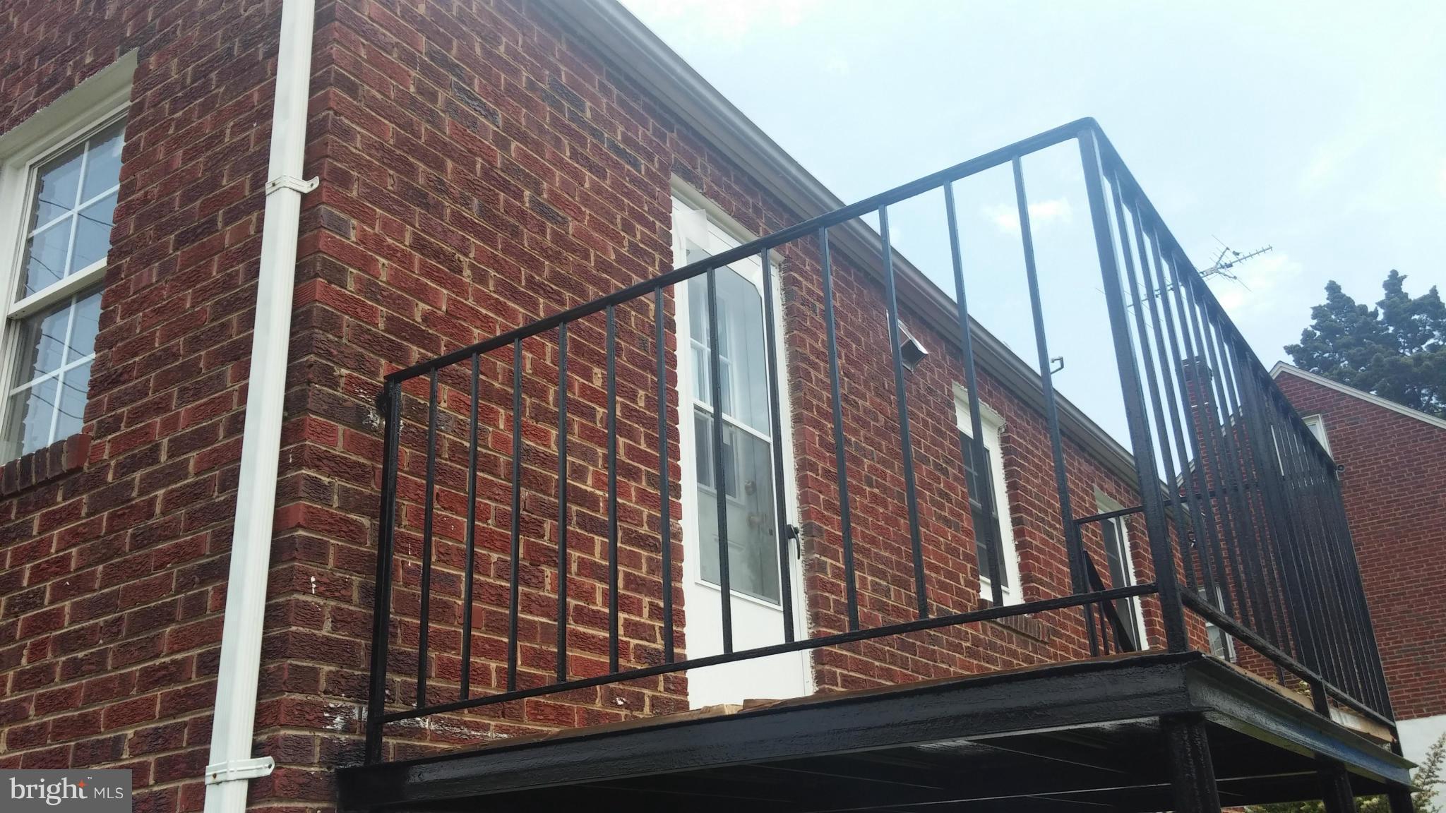 HAMPSHIRE KNOLLS - Residential