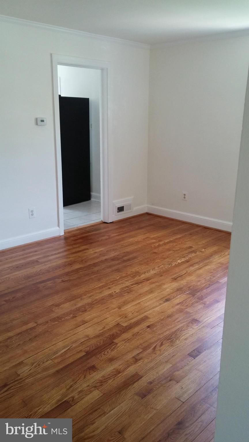 HAMPSHIRE KNOLLS - Residential