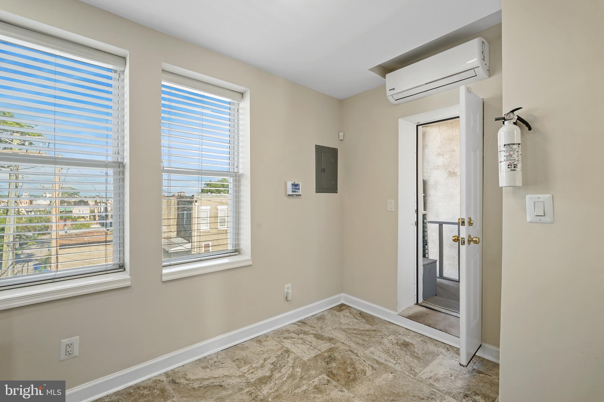 2509 LINDEN AVENUE 2
