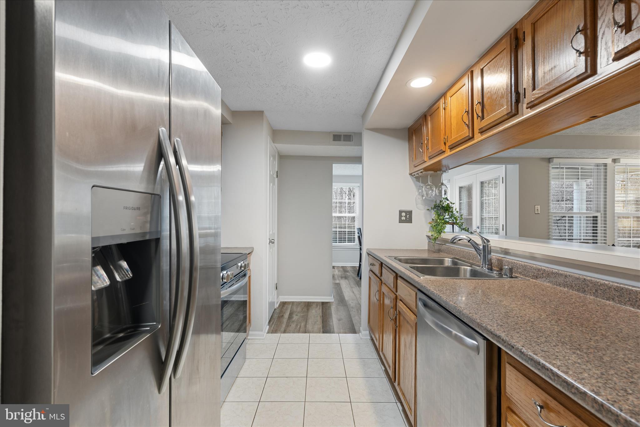 DEEP CREEK COMMONS - Residential