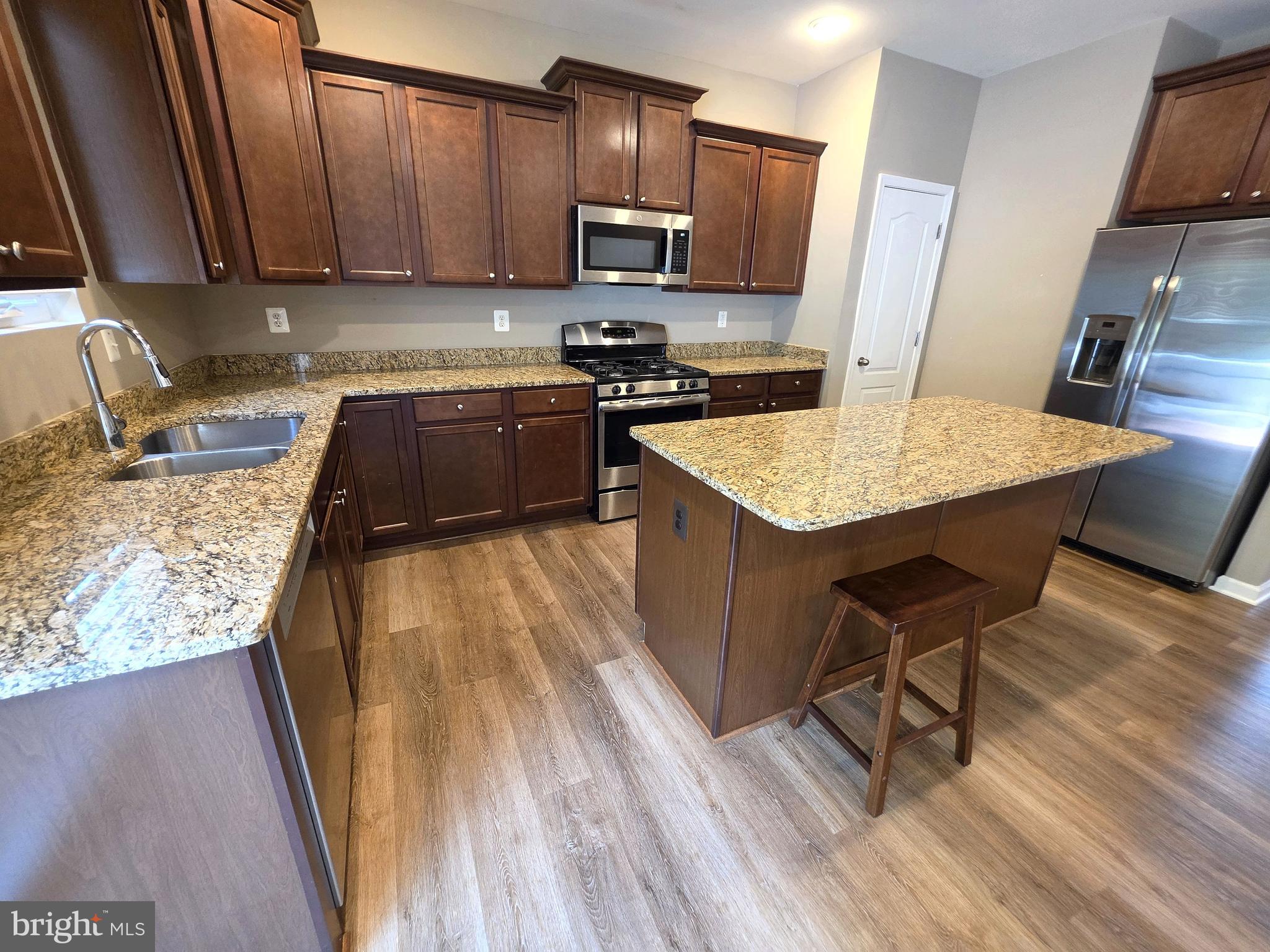 7518 GOLDFINCH COURT