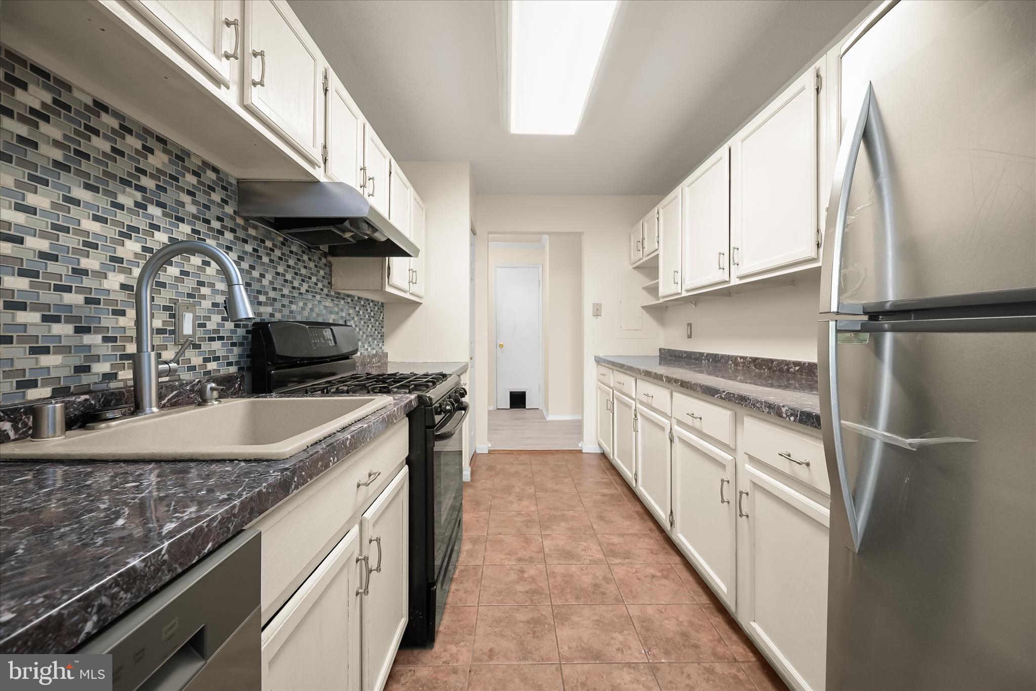 AMERICANA CENTRE - Residential