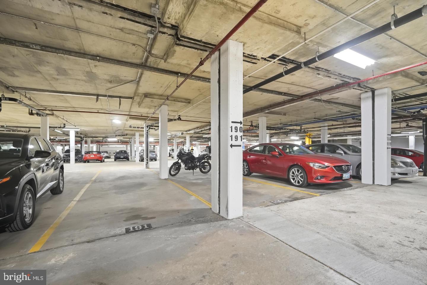 AMERICANA CENTRE - Residential