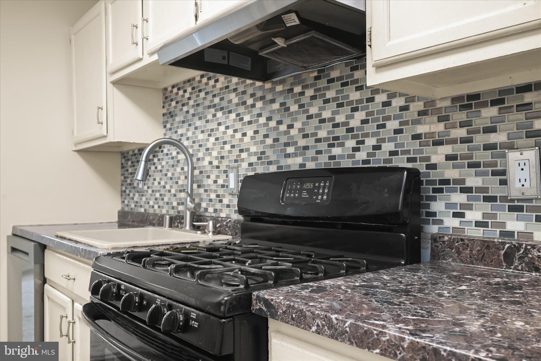 AMERICANA CENTRE - Residential