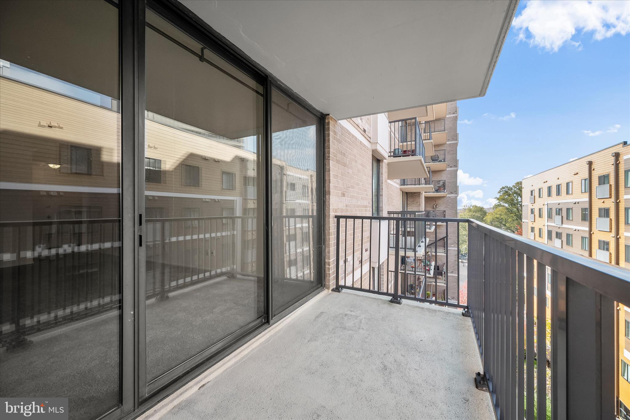 AMERICANA CENTRE - Residential