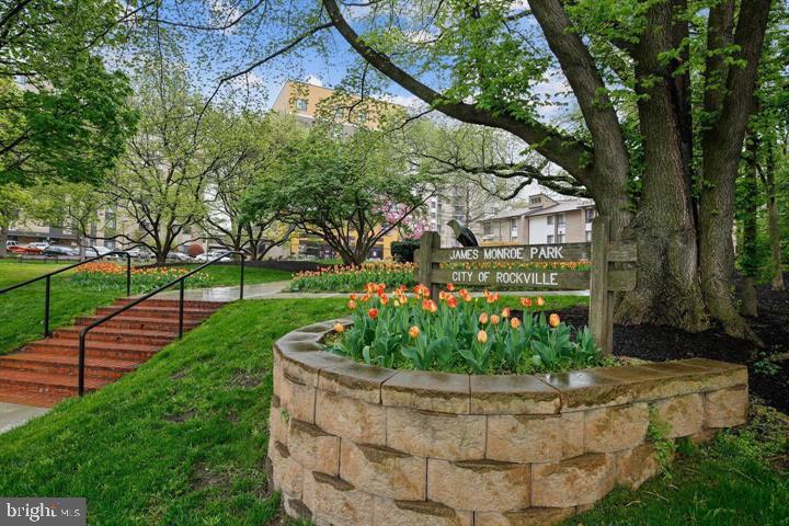 4 MONROE STREET 4-810