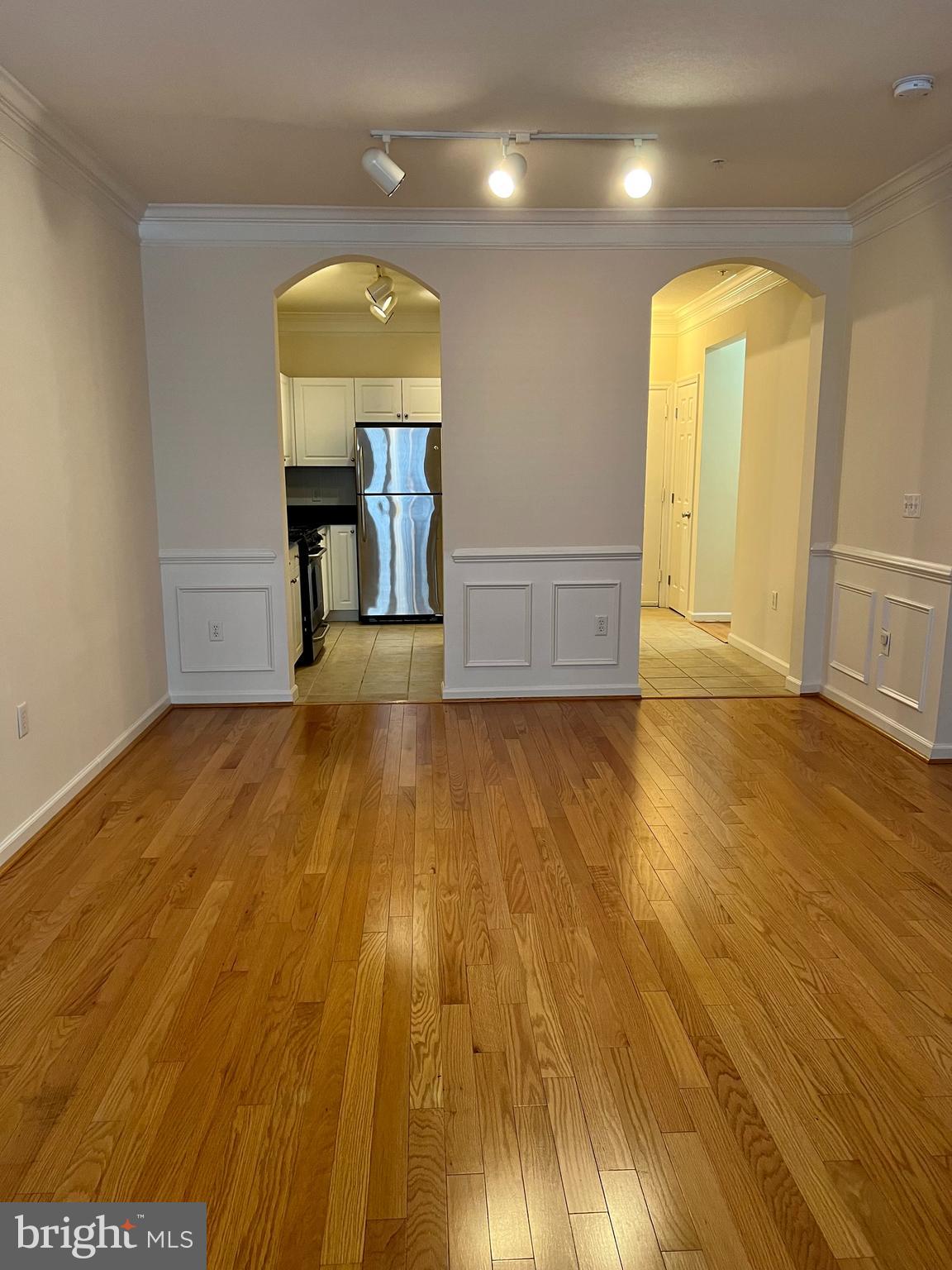 THE COLONNADE AT KENTLANDS - Residential Lease