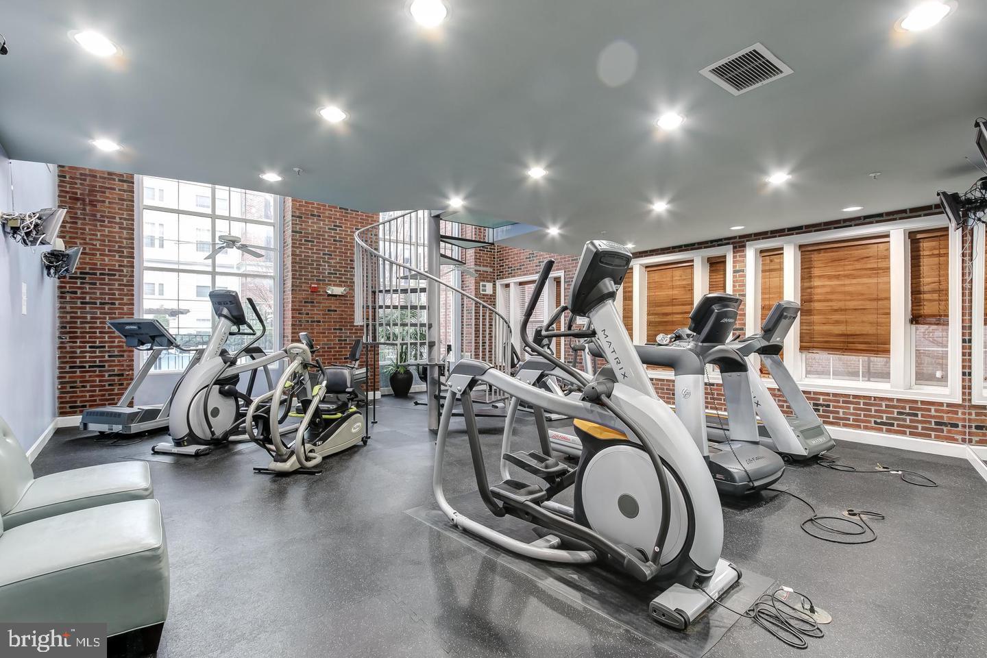 THE COLONNADE AT KENTLANDS - Residential Lease