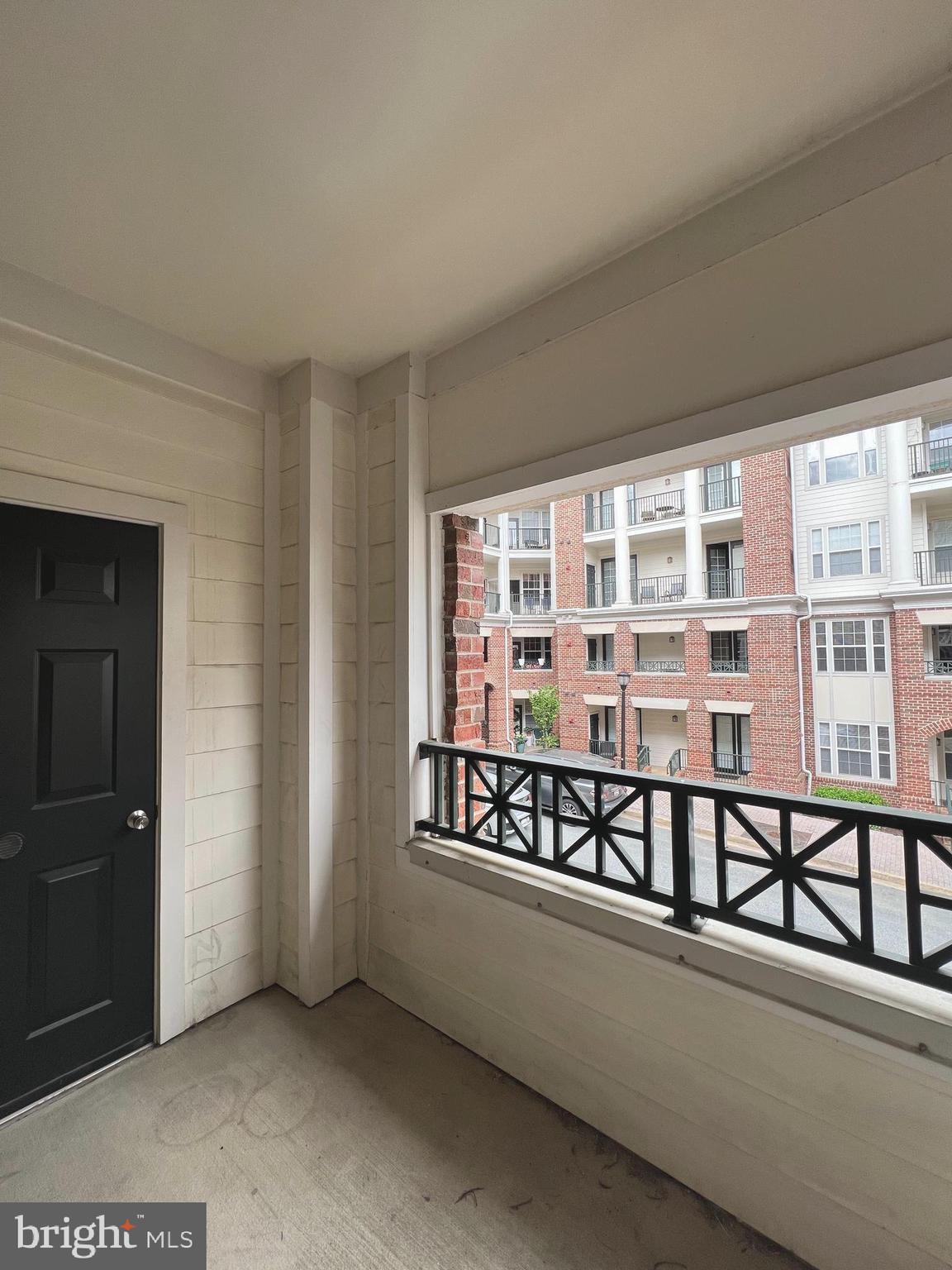 THE COLONNADE AT KENTLANDS - Residential Lease