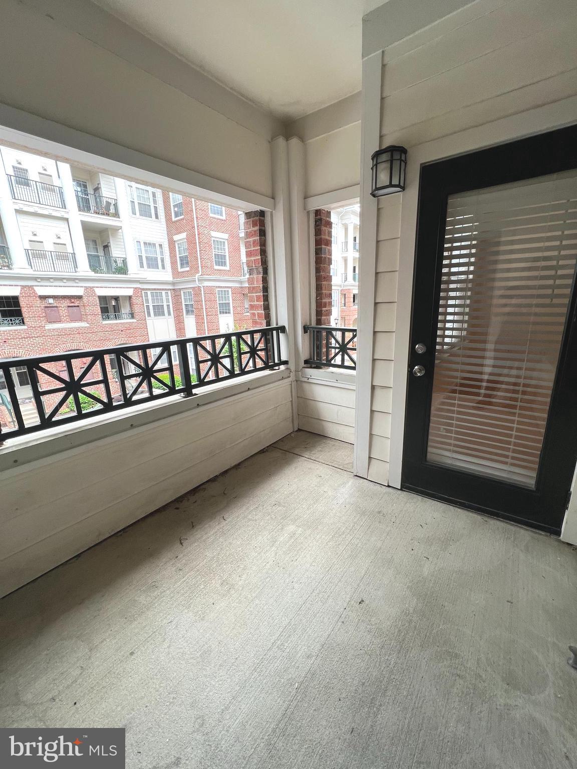 THE COLONNADE AT KENTLANDS - Residential Lease