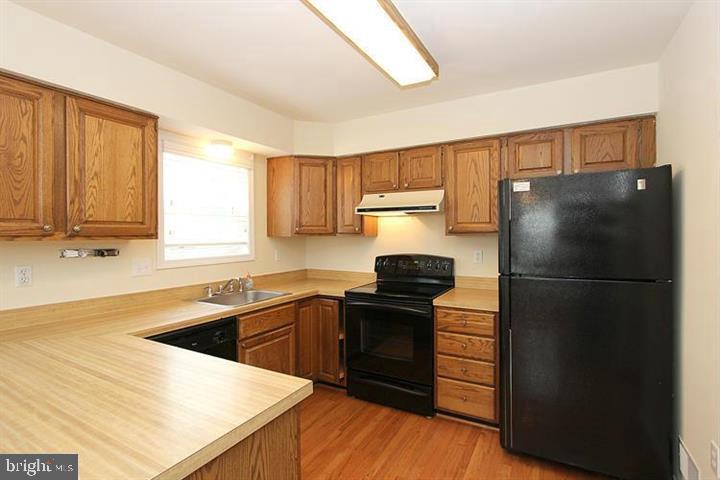 RESTON - Residential Lease