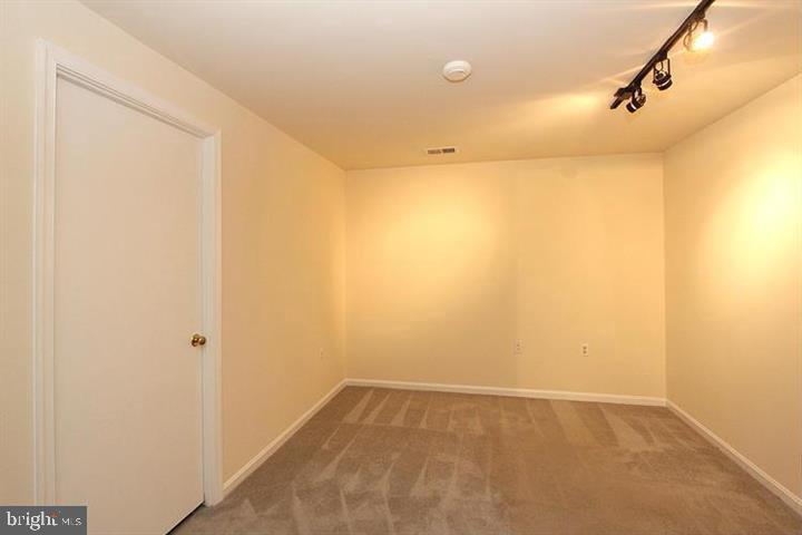 RESTON - Residential Lease