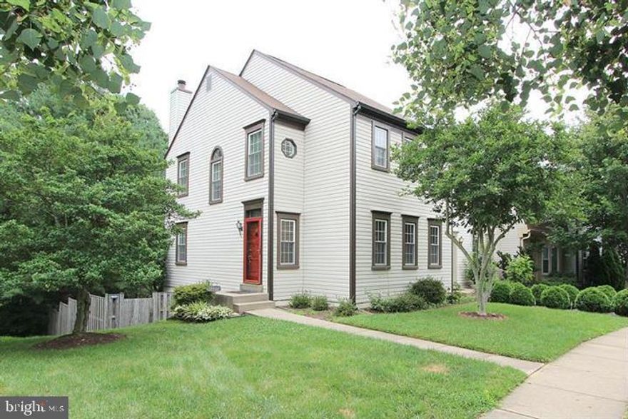 Private 3BR, 3.5BA End-Unit Townhome in Reston*Gorgeous setting! Main level features hardwood floors, chair rail & crown molding & neutral paint tones through-out*Nice sized living room leads to dining room*Bright & Open Kitchen with ample cabinetry, Kitchen eatery & sliding glass doors leading to 3 level-tiered deck*Fully Finished walk-out basement with wet bar, library/den with sliding glass doors leading to tiered deck, fenced backyard & treed view*3 Large Bedrooms Upstairs*Community has over 700 acres of walking & biking trails, outdoor pools, playground, basketball courts & tennis courts*Minutes to Reston town center, Metro, Dulles Airport & Dulles Toll Road*Close to South Lakes shopping center, Reston Town Center & Lake Anne farmers market & a new Wegmans is opening up 1.2miles away in Spring 2023! 

*Available for lease 8.10.23*