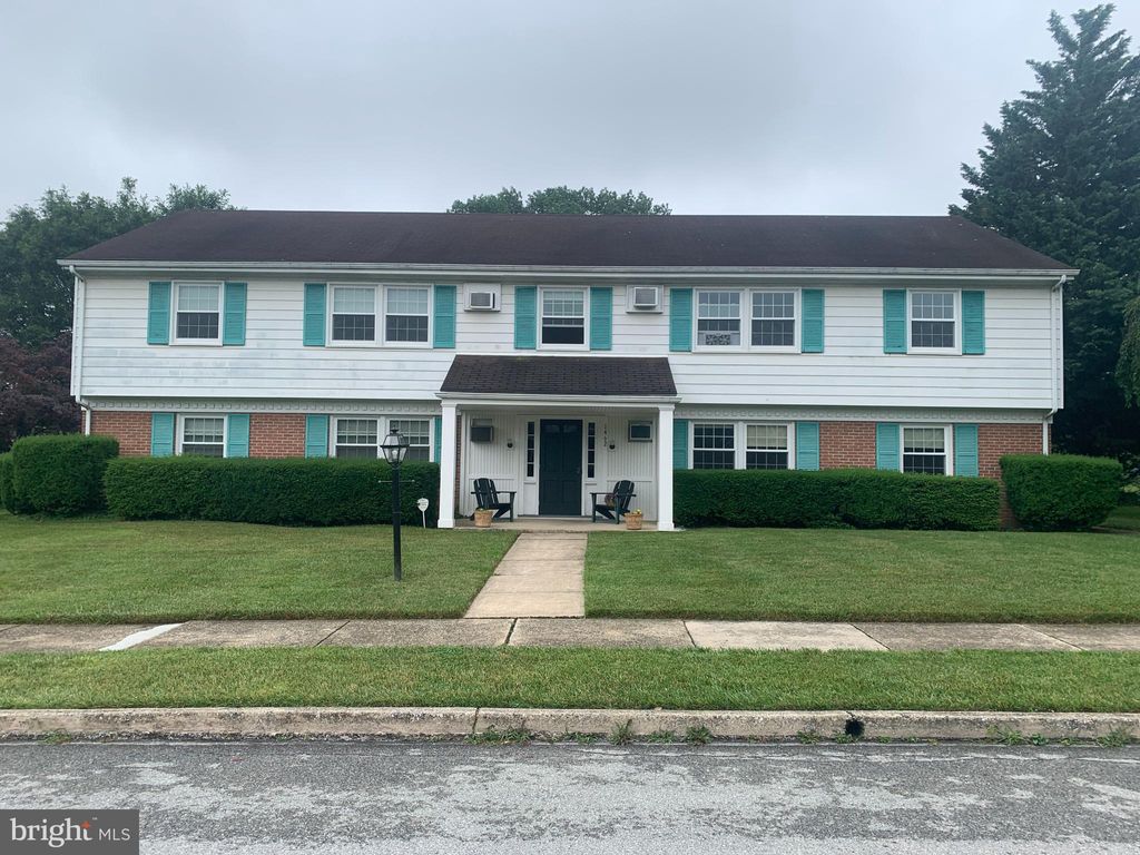 Photo of 1462 Wayne Avenue, YORK, PA 17403 (MLS # PAYK2096110)
