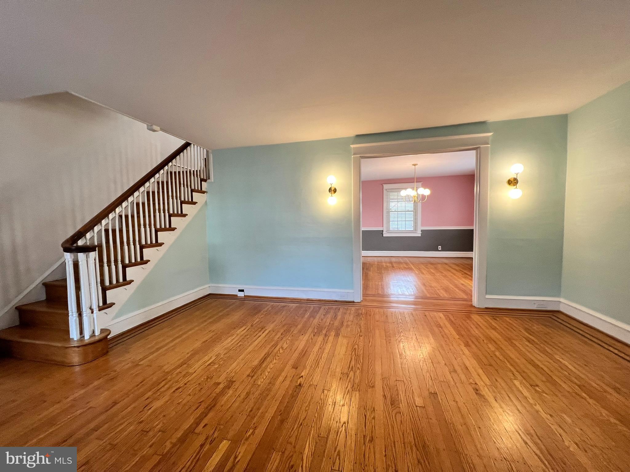 GLADSTONE MANOR - Residential