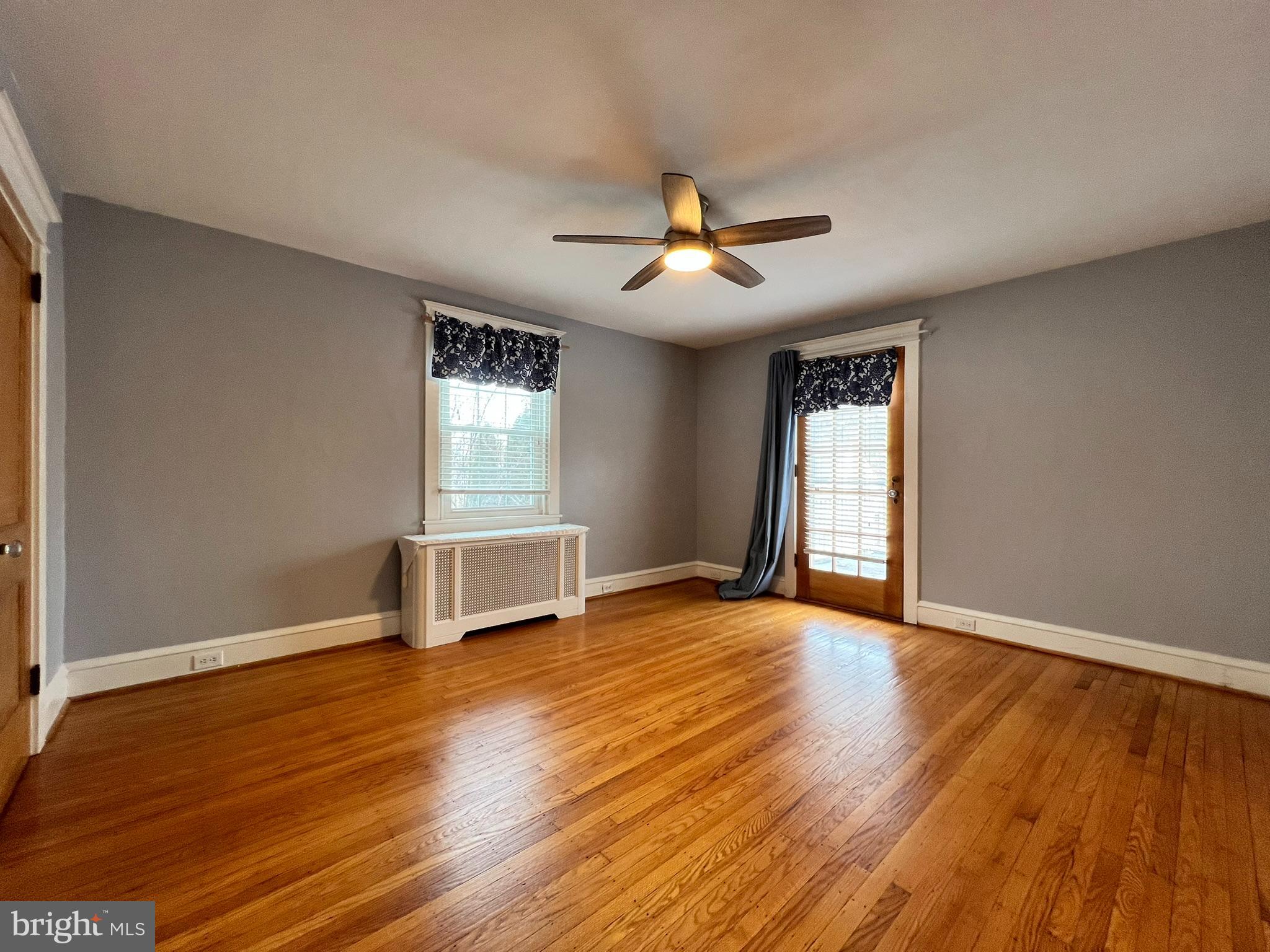 GLADSTONE MANOR - Residential