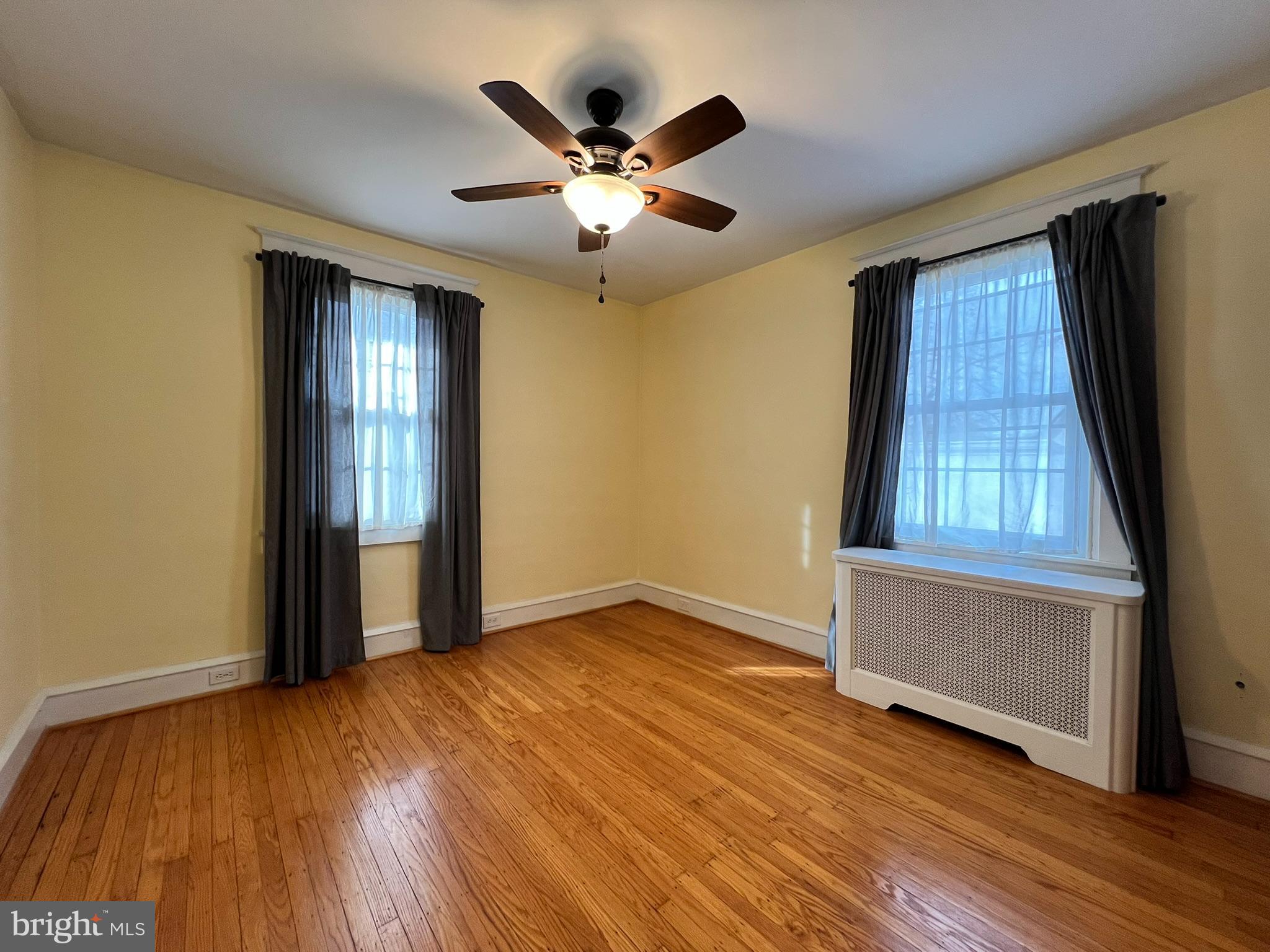 GLADSTONE MANOR - Residential