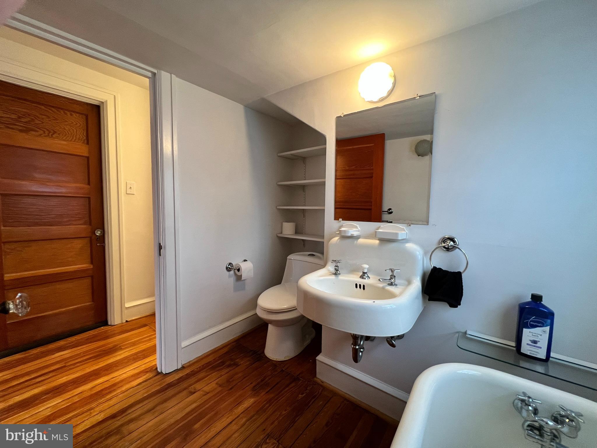 GLADSTONE MANOR - Residential