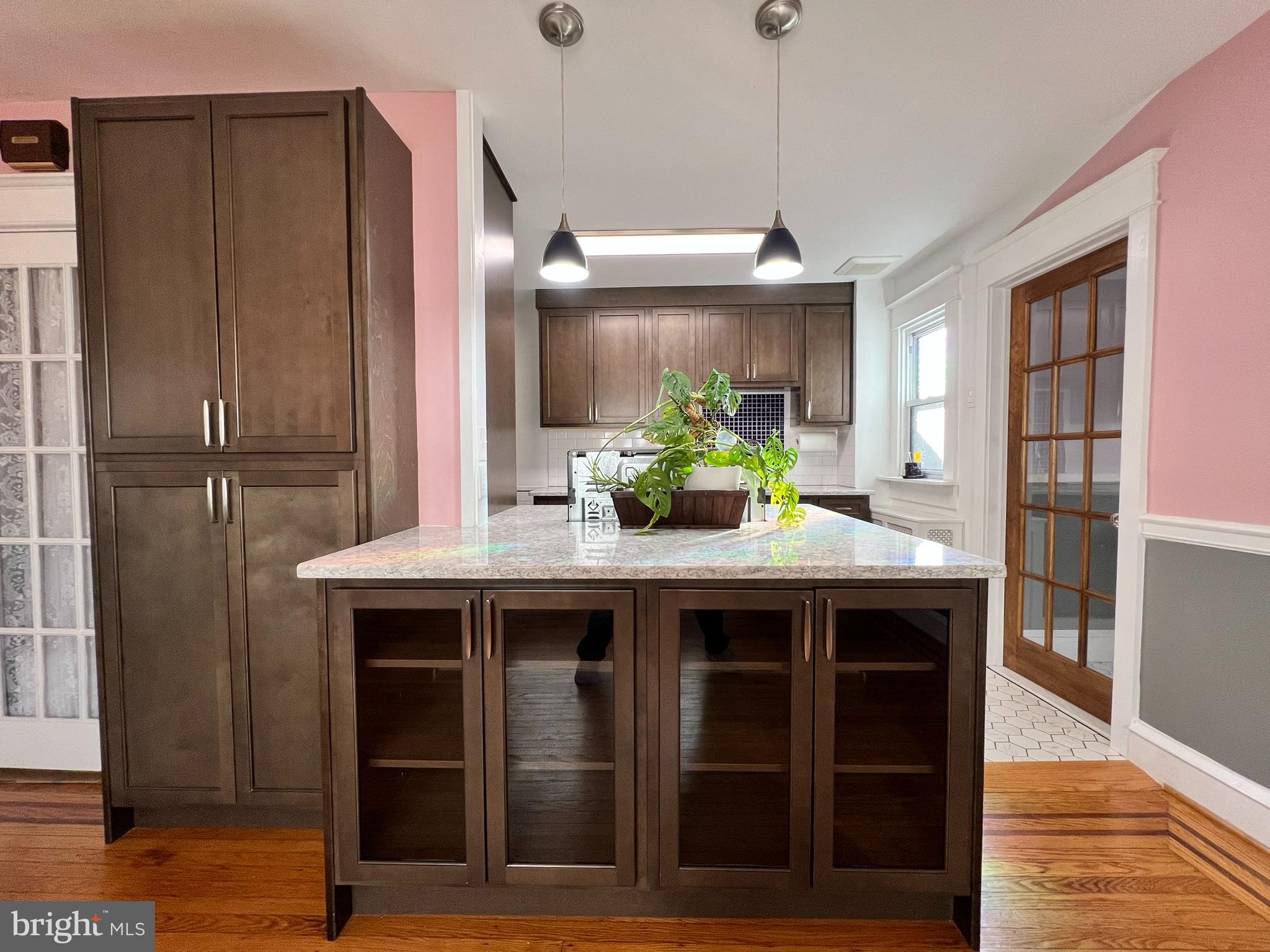 GLADSTONE MANOR - Residential