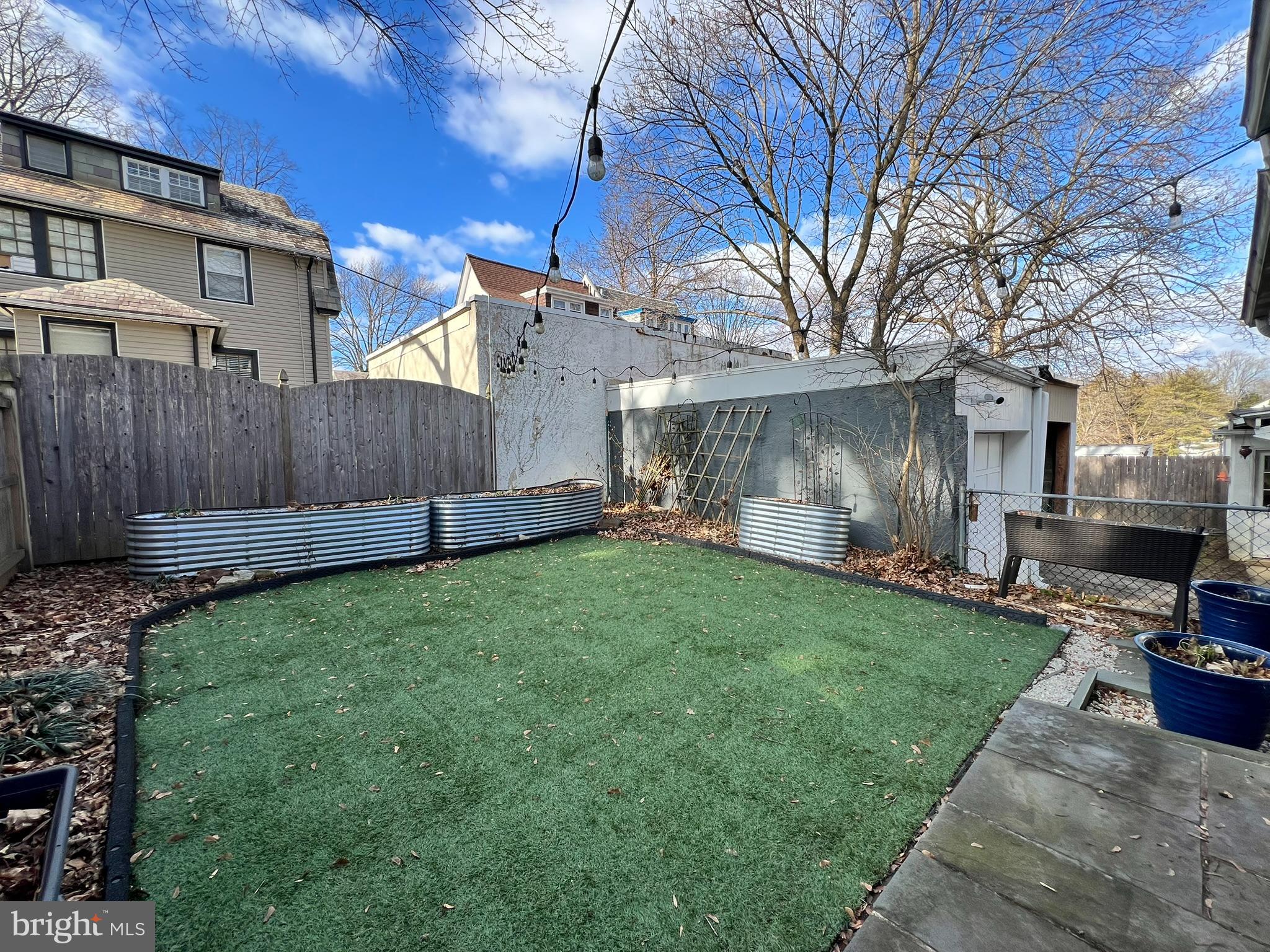 GLADSTONE MANOR - Residential