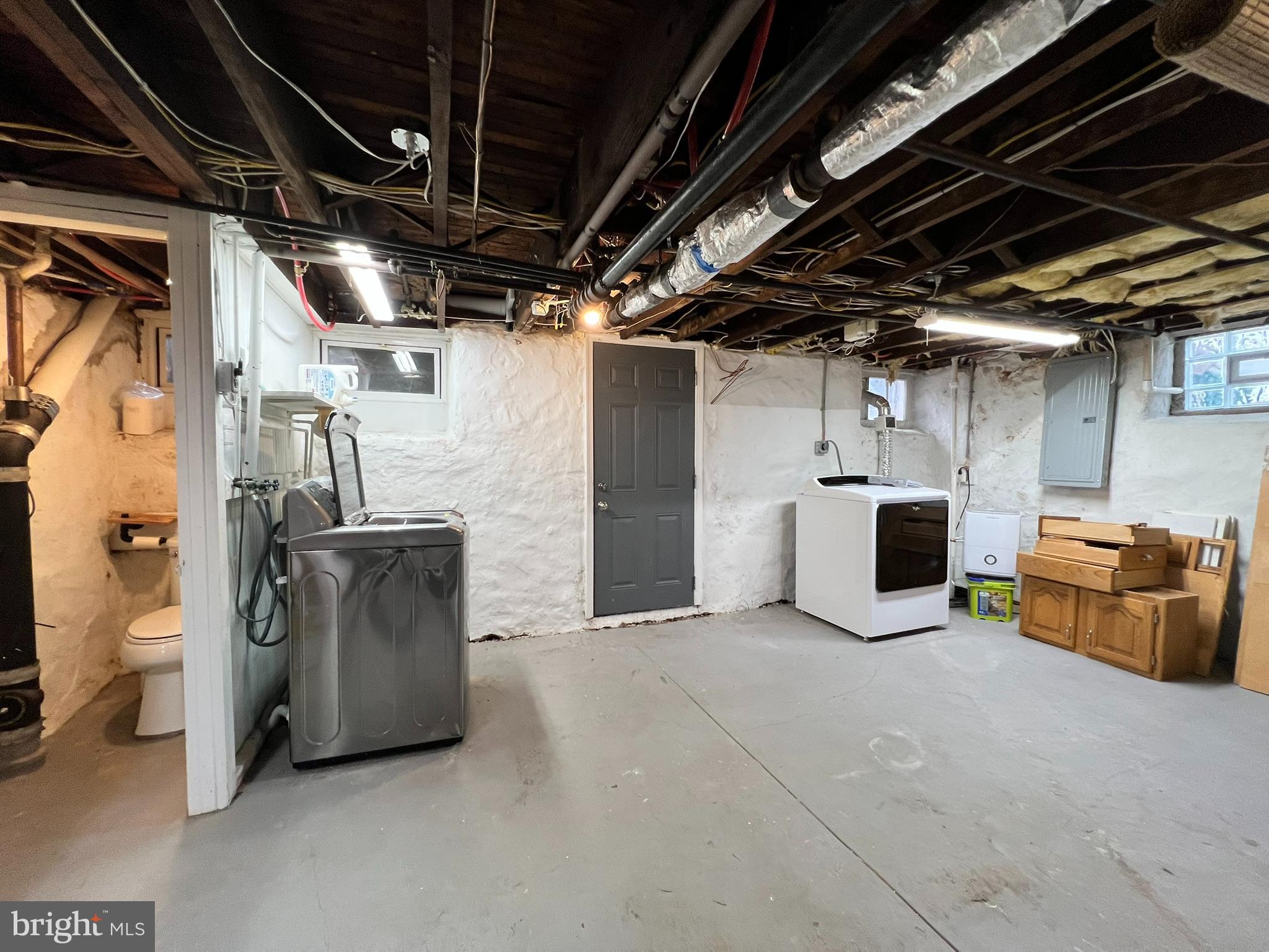 GLADSTONE MANOR - Residential