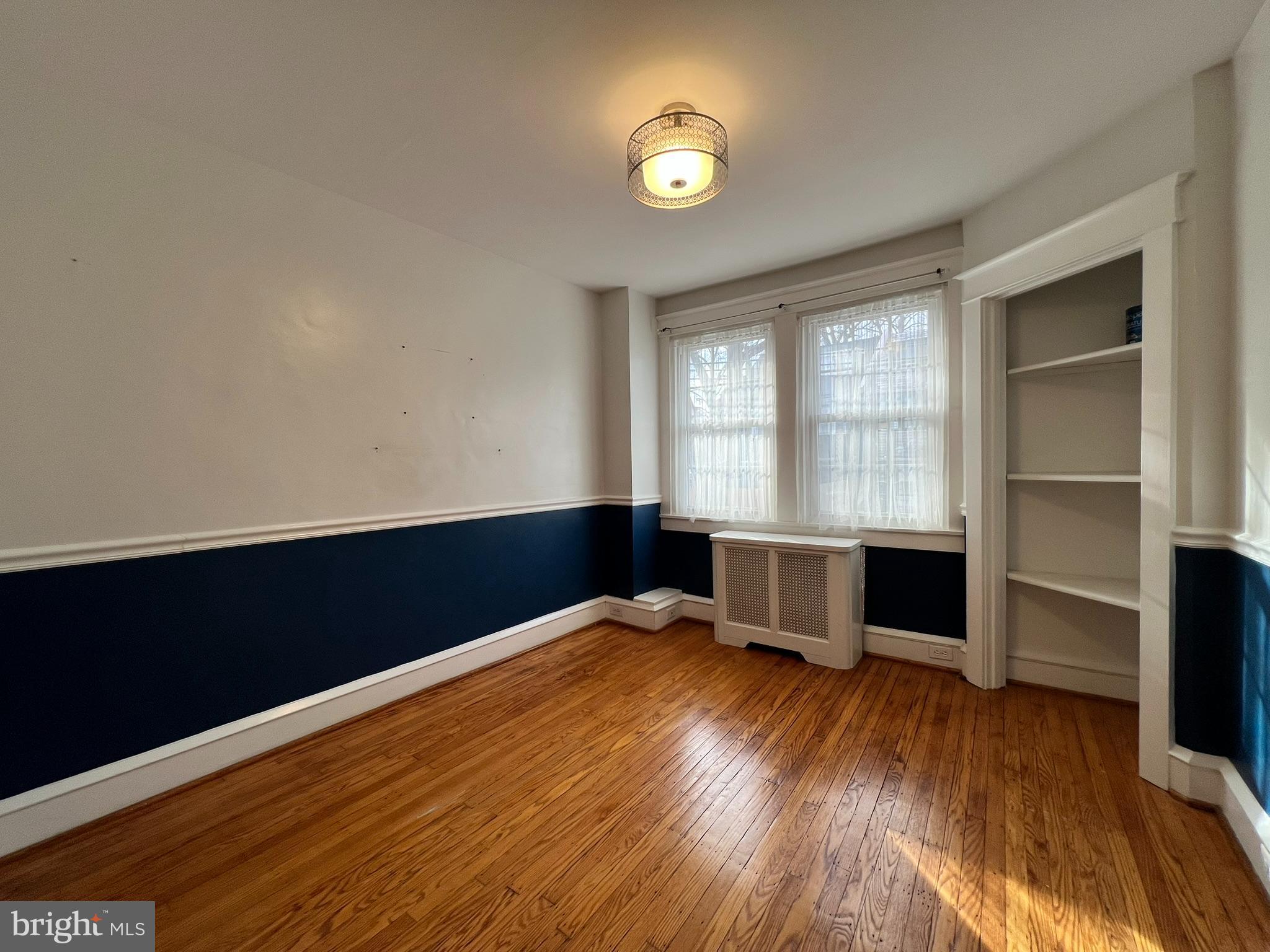 GLADSTONE MANOR - Residential