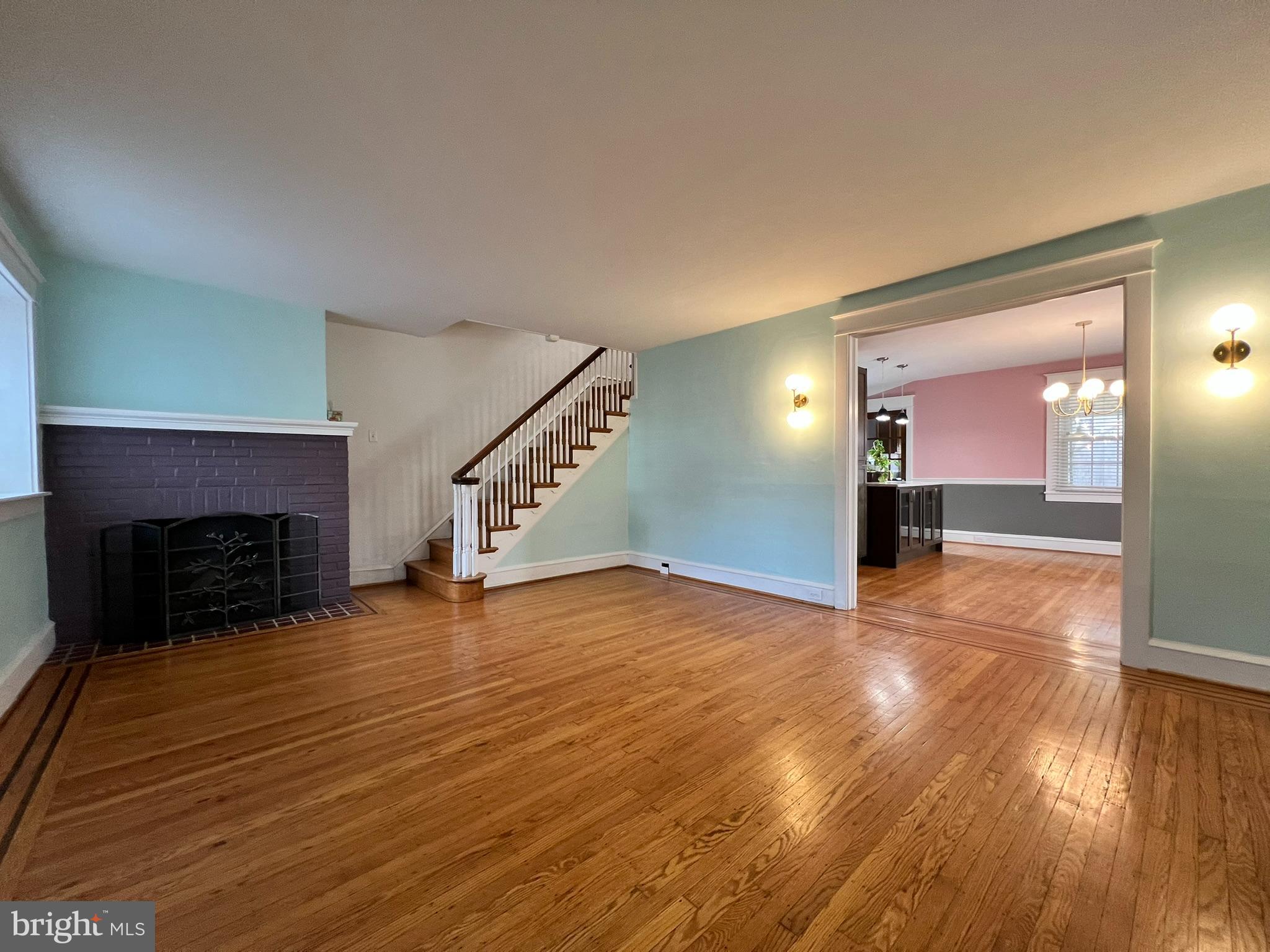 GLADSTONE MANOR - Residential