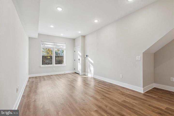 2017 N COLLEGE AVENUE