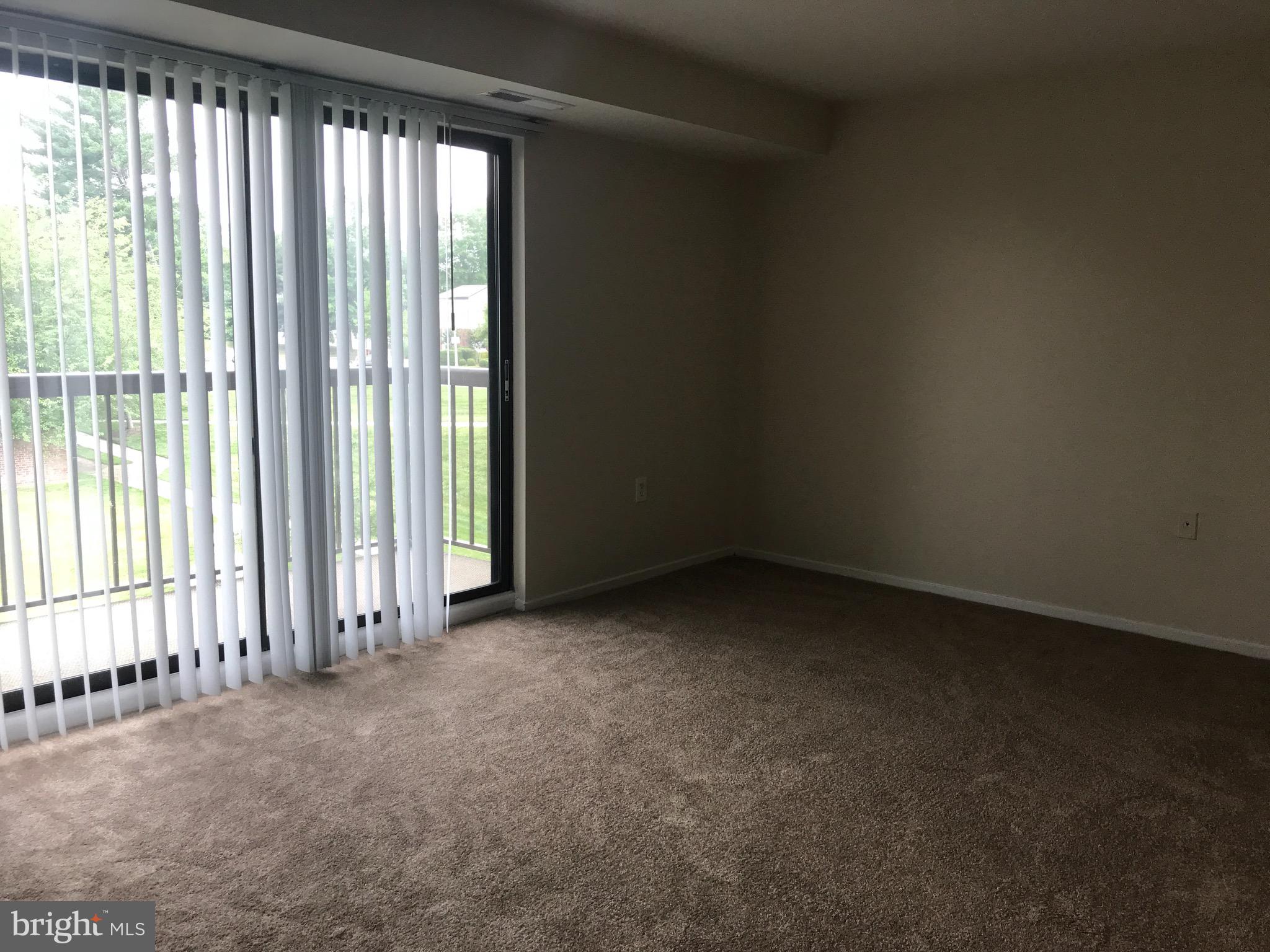 CENTER COURT - Residential Lease