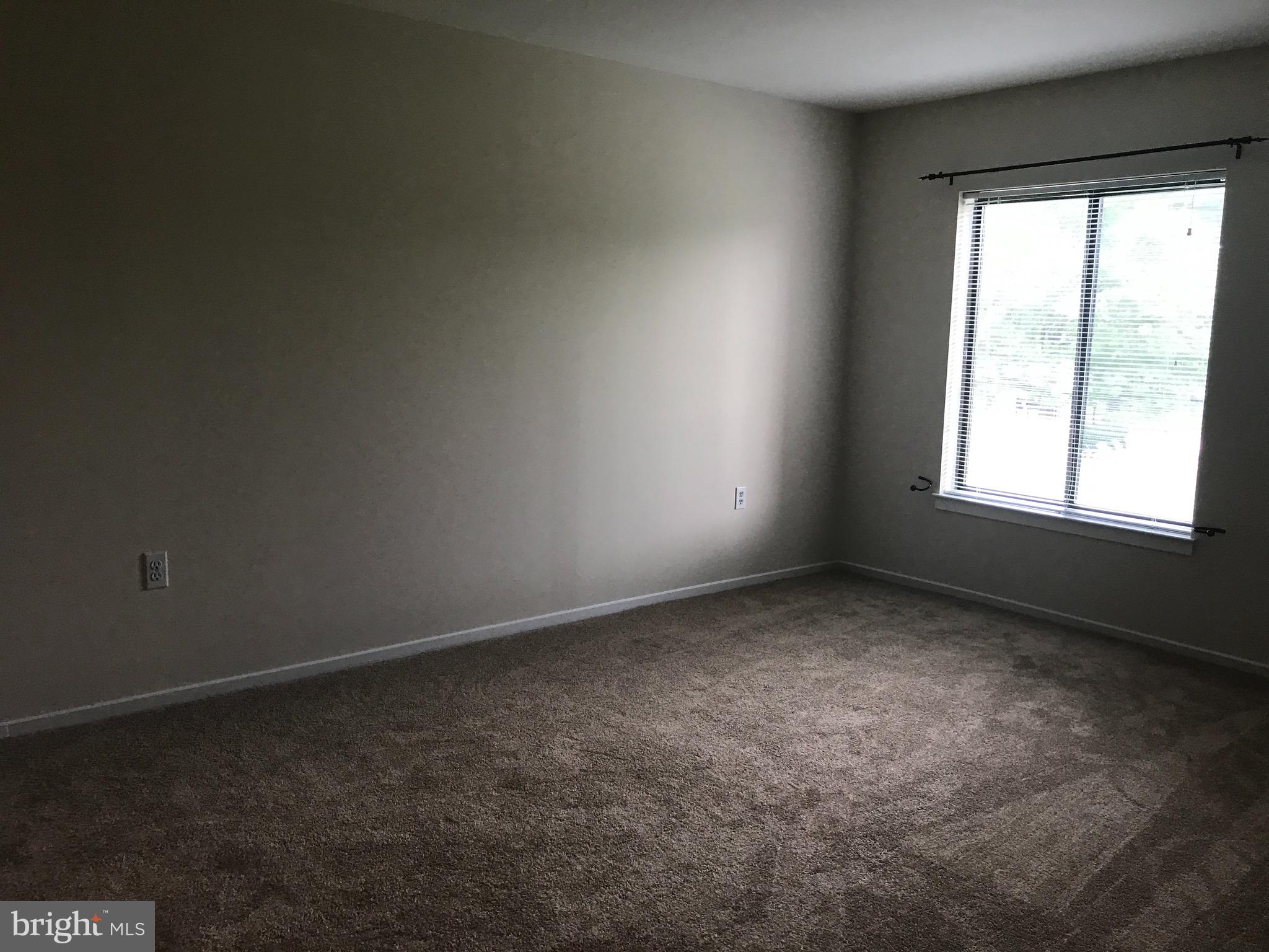 CENTER COURT - Residential Lease