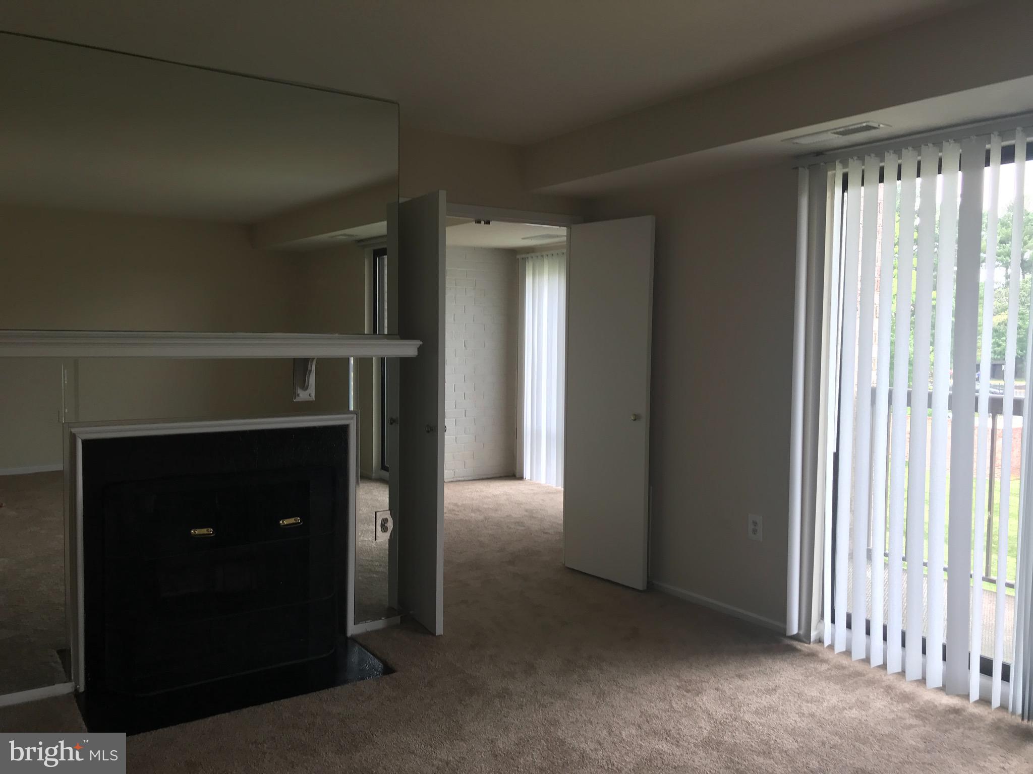 CENTER COURT - Residential Lease