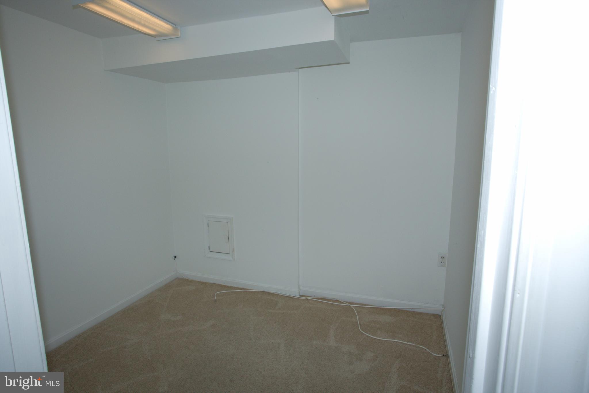 BROOKE MANOR - Residential Lease