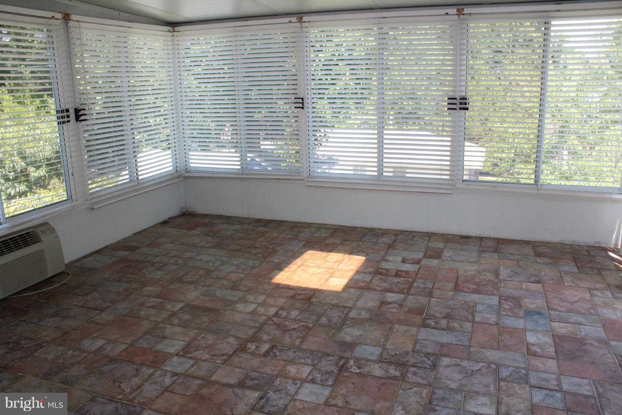 BROOKE MANOR - Residential Lease