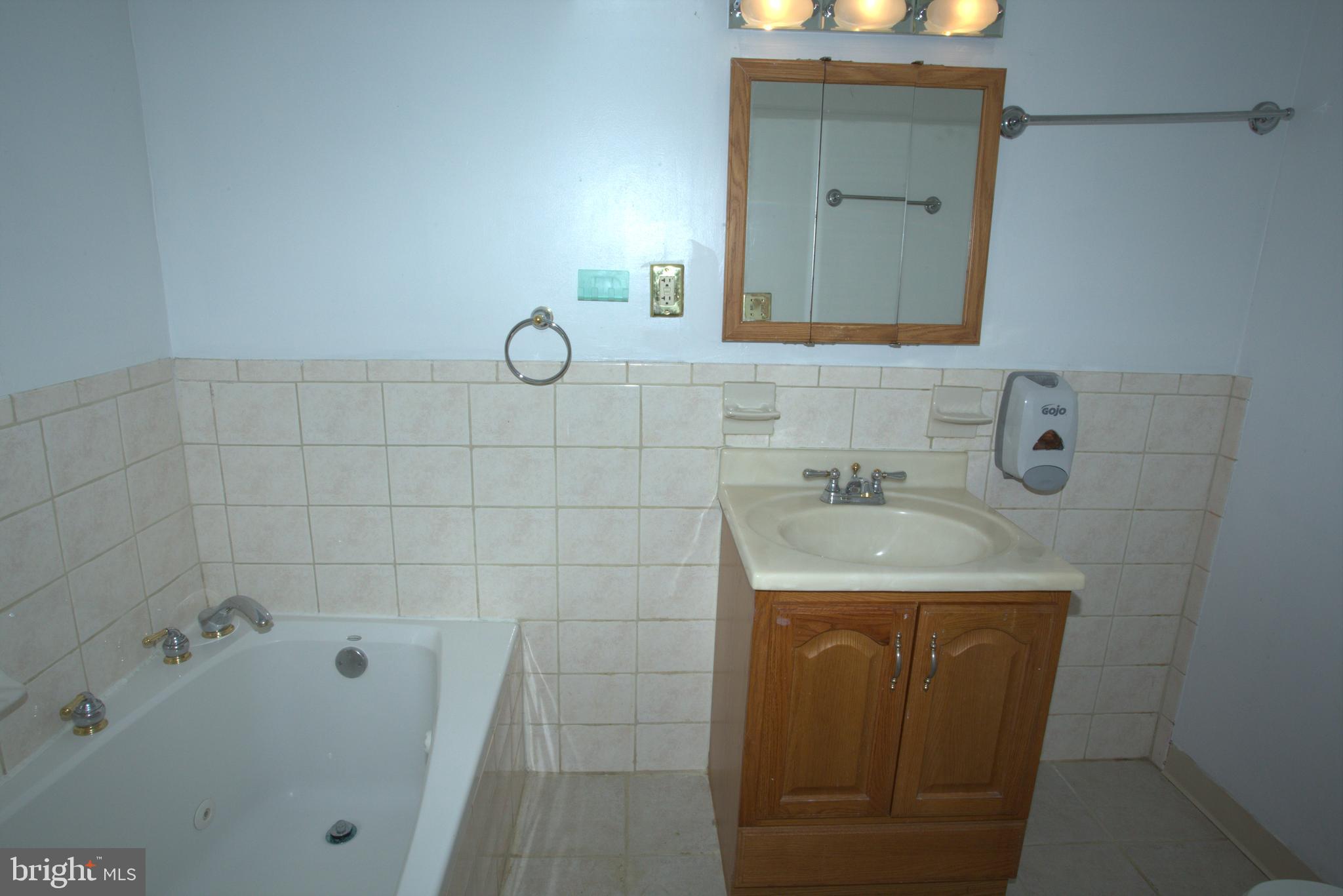 BROOKE MANOR - Residential Lease