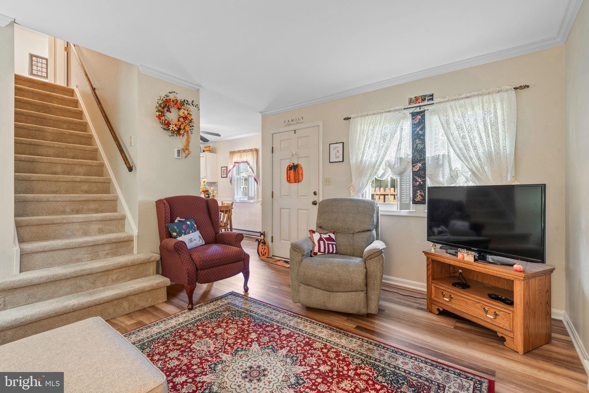 11 E SUNSET AVENUE