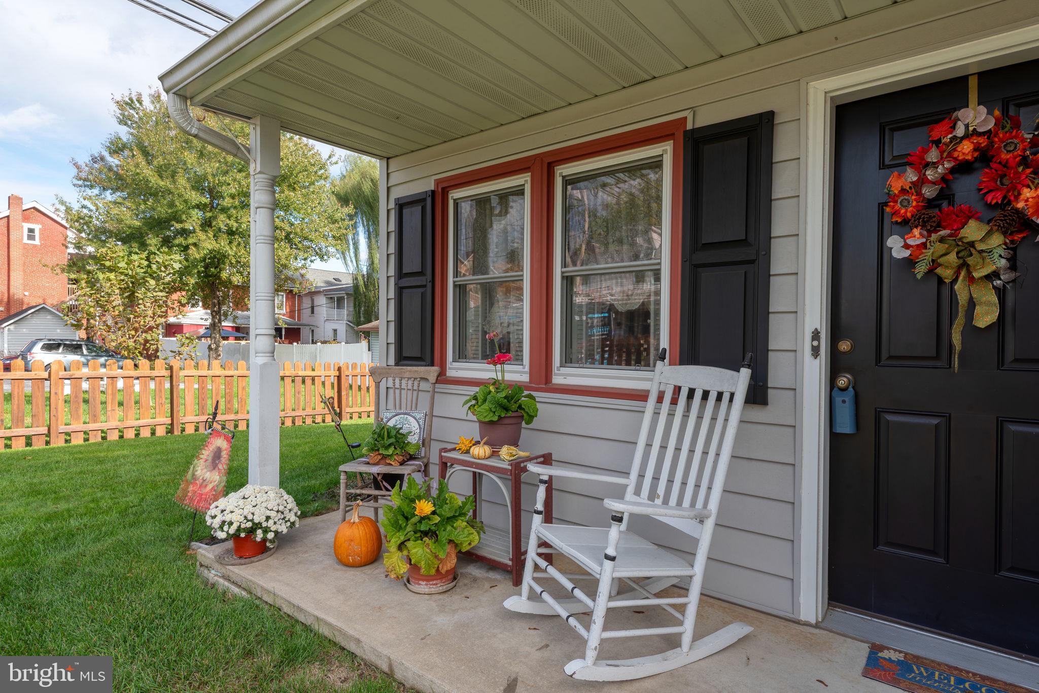 11 E SUNSET AVENUE