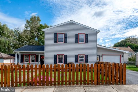 11 E SUNSET AVENUE EPHRATA PA 17522