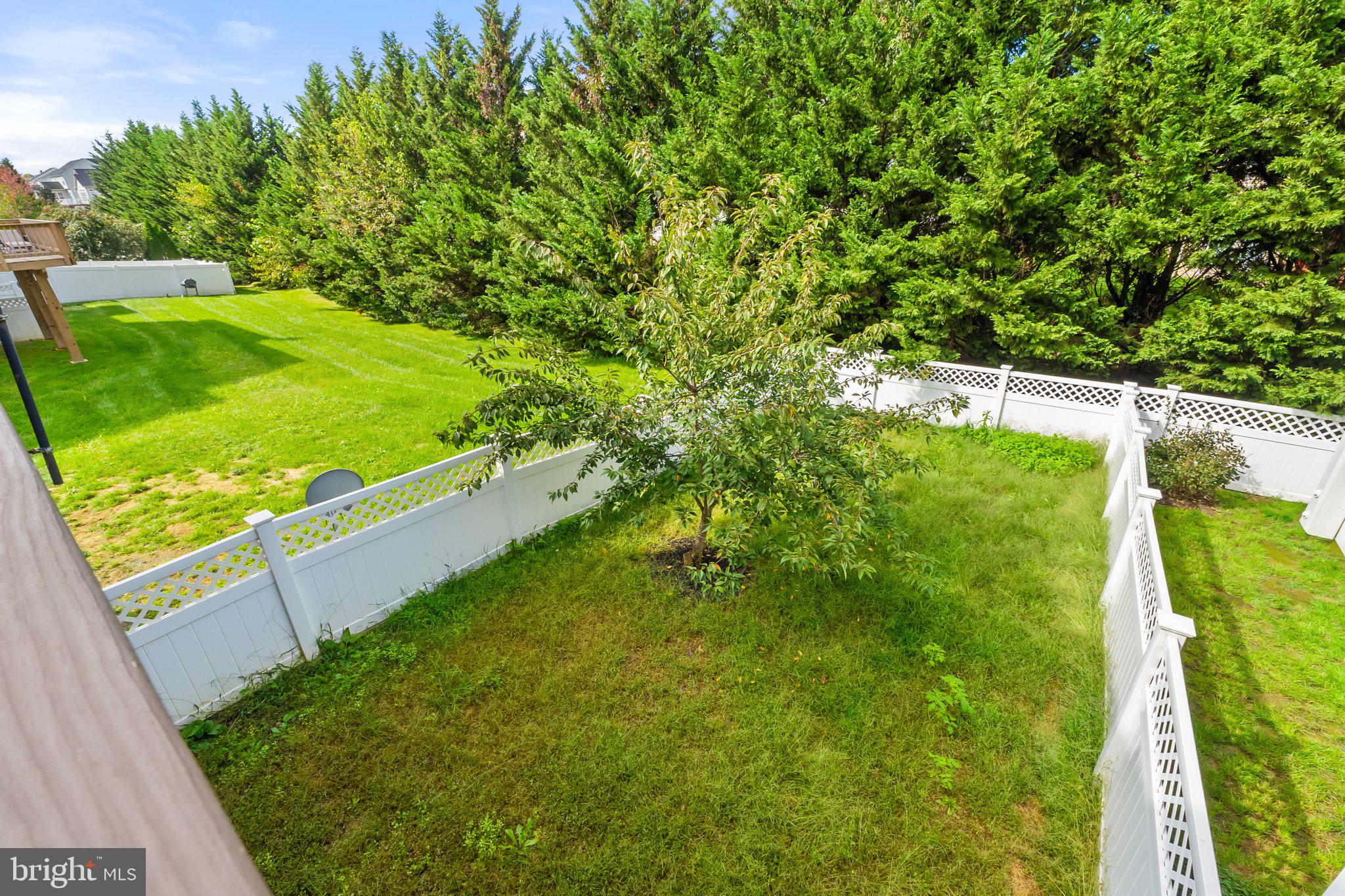 LAKELAND PLACE - Residential