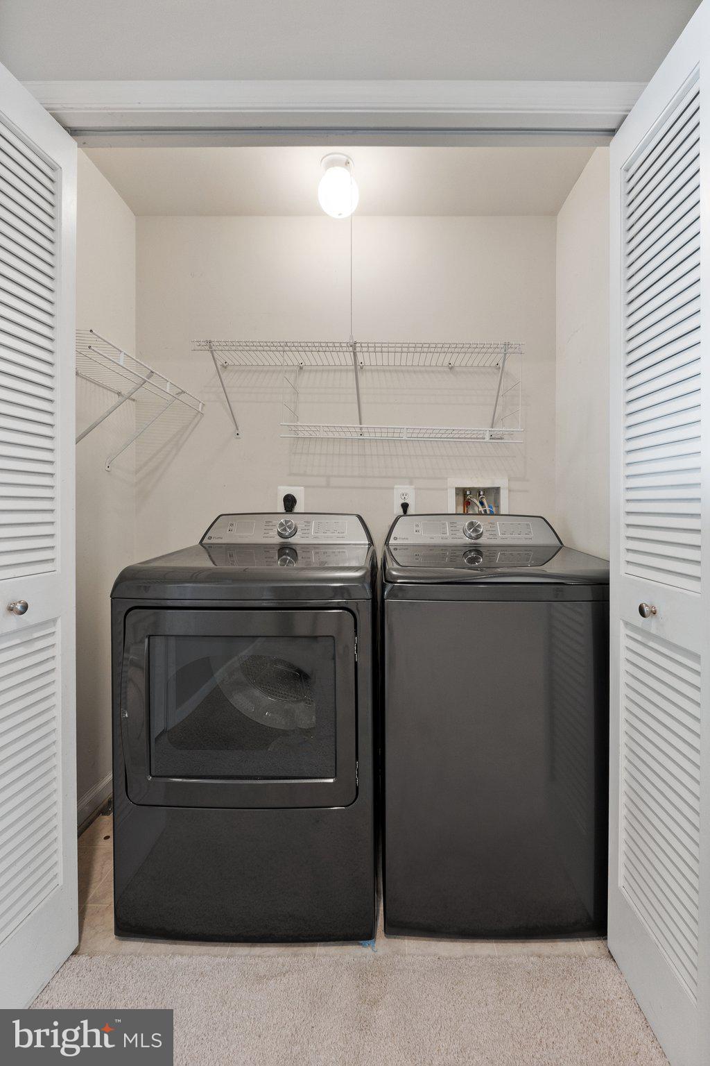 LAKELAND PLACE - Residential