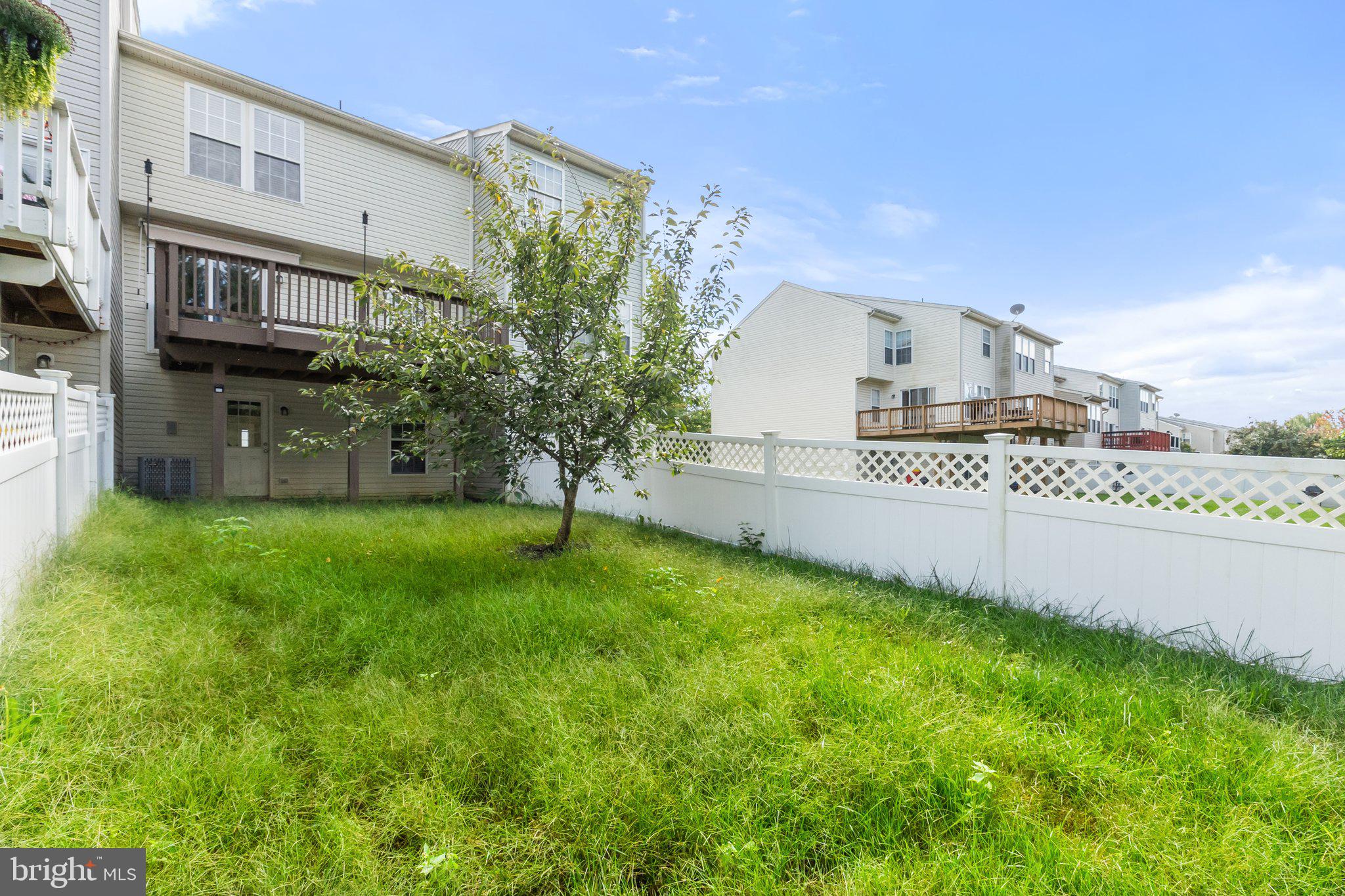 LAKELAND PLACE - Residential