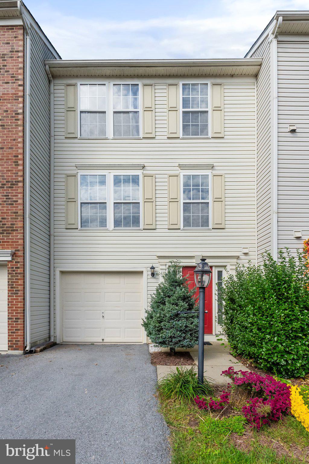 LAKELAND PLACE - Residential