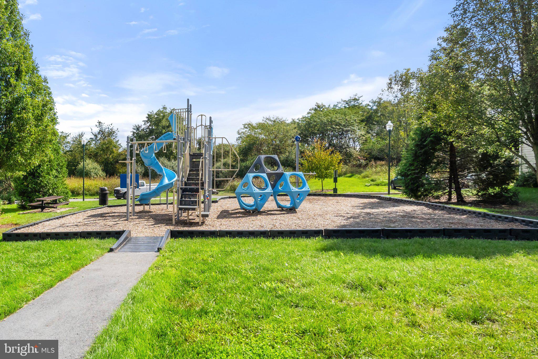 LAKELAND PLACE - Residential