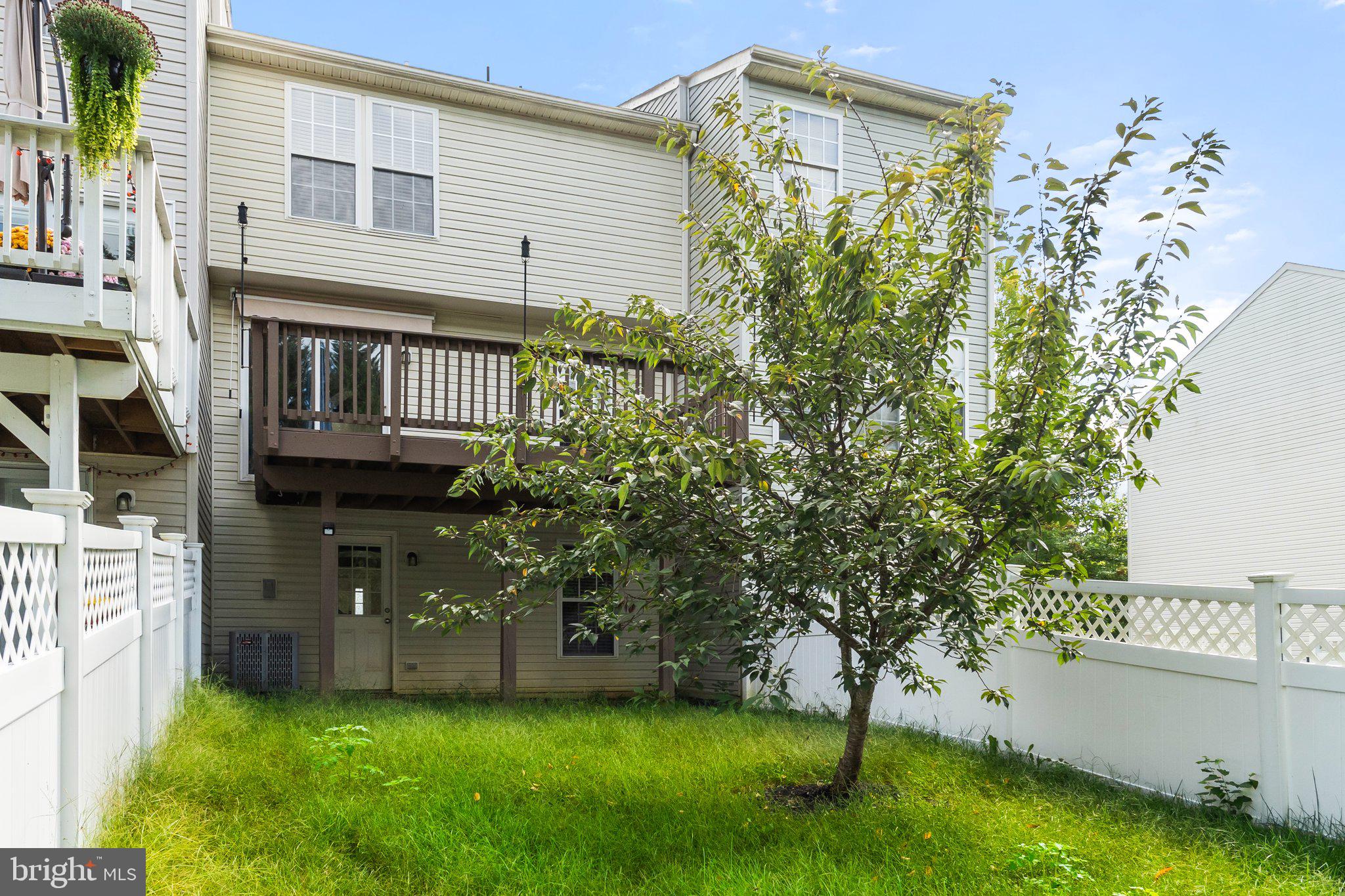 LAKELAND PLACE - Residential